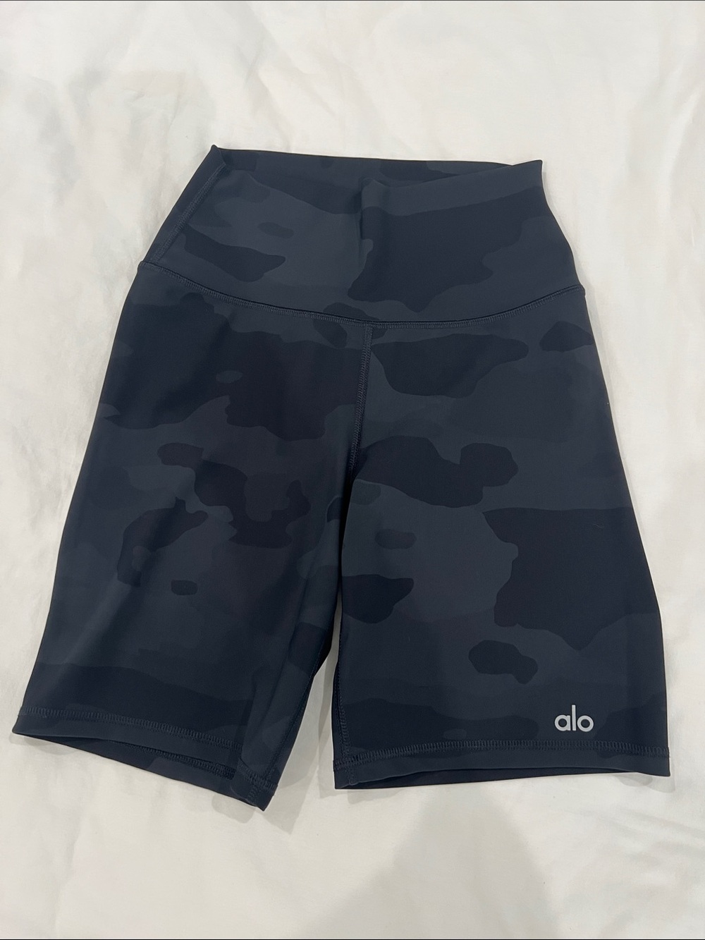 ALO Yoga High-Rise Camo Bike Shorts - Black/Charcoal